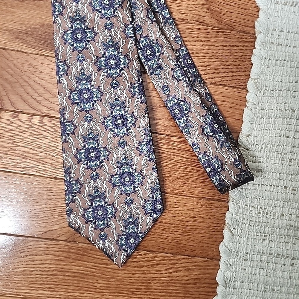 Vintage Wembley Pure Silk Necktie Tie Preppy Classic Short USA